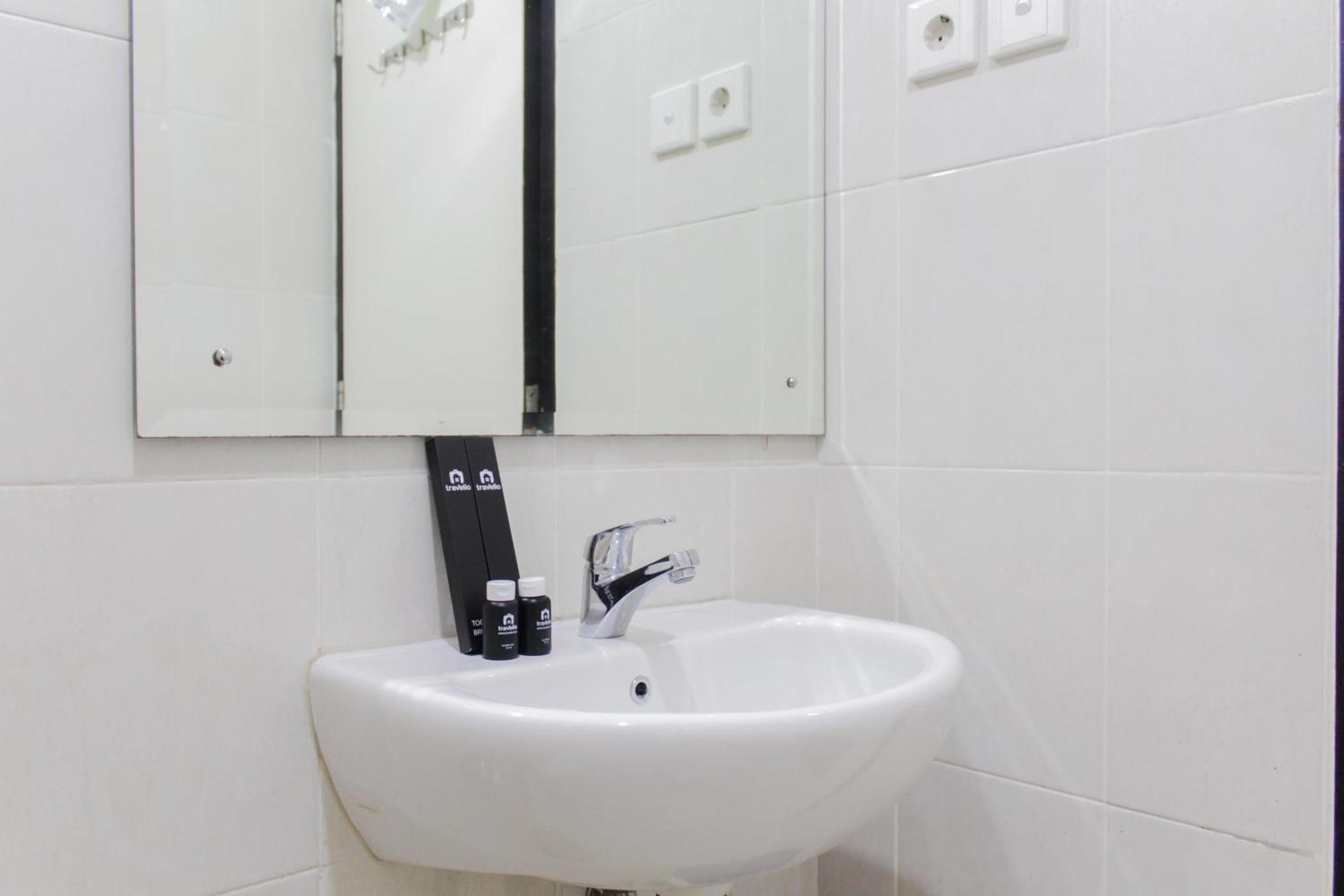 Apartemen Fresh And Bright At Nifarro Park By Travelio
